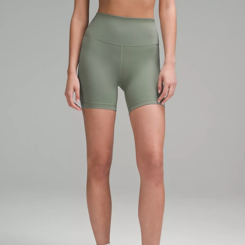 LULULEMON Wunder Train Short